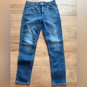 American Eagle 🦅 Outfitters 90’s Skinny Classic Medium Stretch NWT